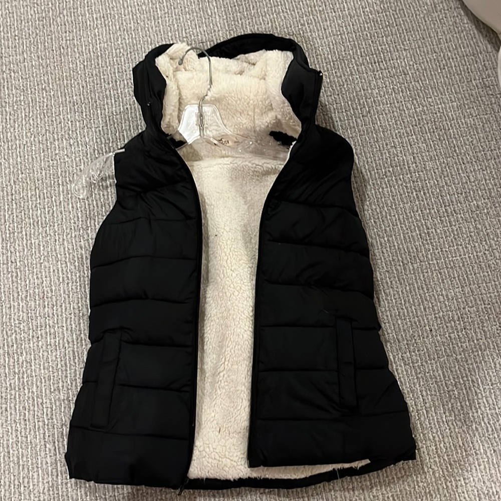 Hollister fur lined black vest
